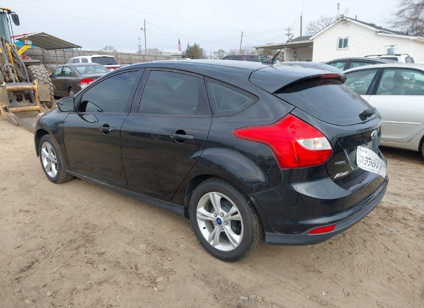 Photo 3 of 2013 Ford Focus SE (VIN 1FADP3K2XDL142086)