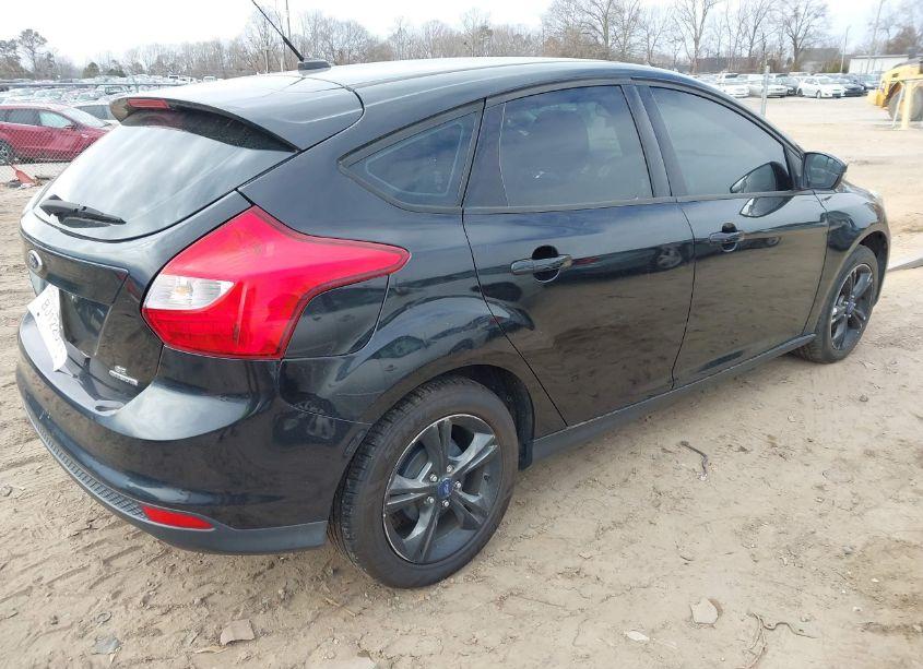 Photo 4 of 2013 Ford Focus SE (VIN 1FADP3K2XDL142086)