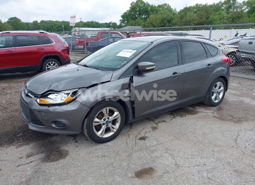 Photo 2 of 2013 Ford Focus SE (VIN 1FADP3K2XDL150592)