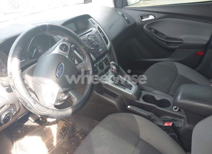 Photo 5 of 2013 Ford Focus SE (VIN 1FADP3K2XDL152584)