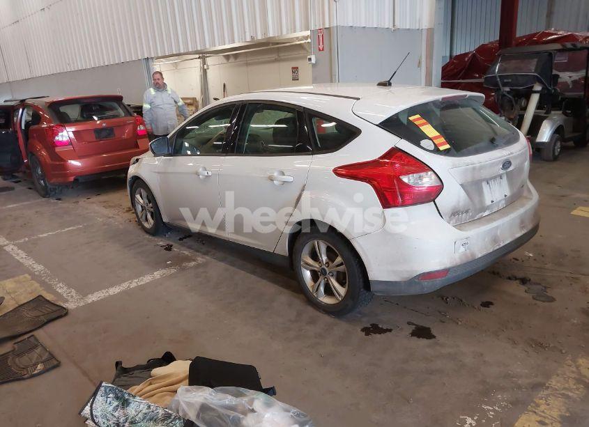 Photo 3 of 2013 Ford Focus SE (VIN 1FADP3K2XDL164220)