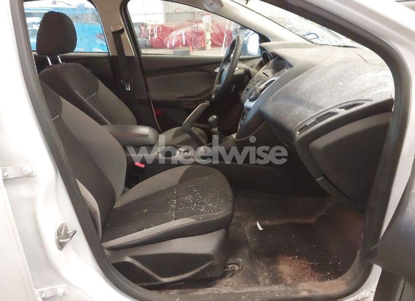 Photo 5 of 2013 Ford Focus SE (VIN 1FADP3K2XDL164220)