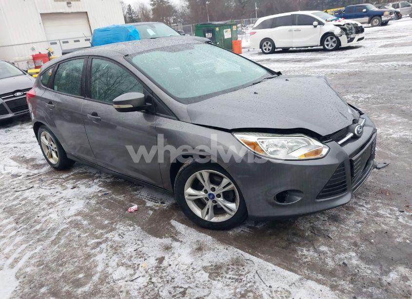 2013 Ford Focus SE (VIN 1FADP3K2XDL200925) main photo