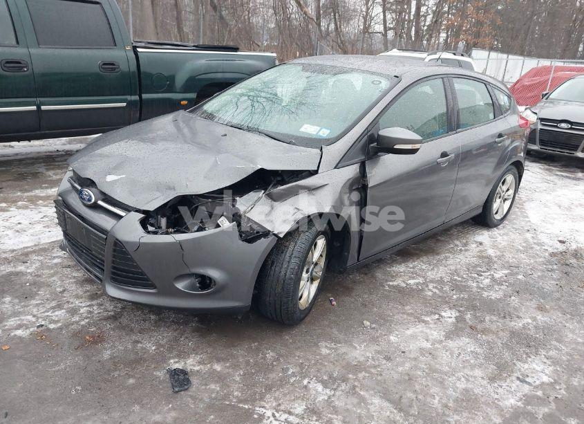 Photo 2 of 2013 Ford Focus SE (VIN 1FADP3K2XDL200925)