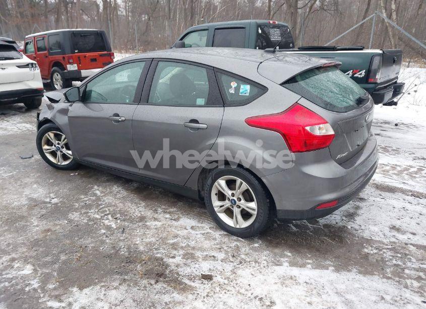 Photo 3 of 2013 Ford Focus SE (VIN 1FADP3K2XDL200925)