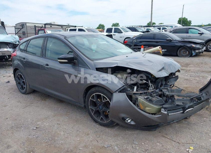 2013 Ford Focus SE (VIN 1FADP3K2XDL216235) main photo