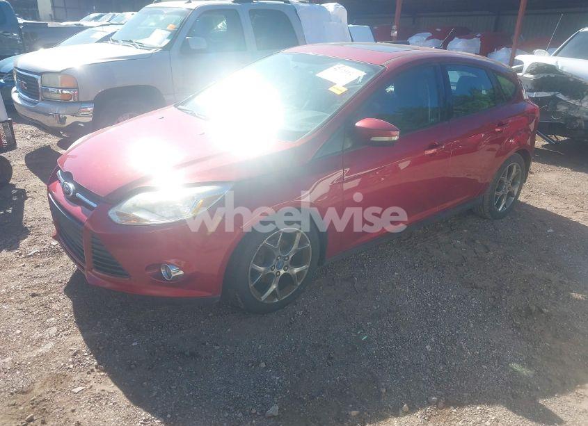Photo 2 of 2013 Ford Focus SE (VIN 1FADP3K2XDL216574)