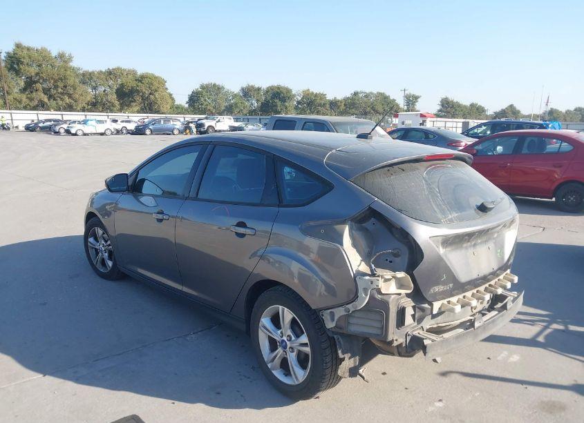 Photo 3 of 2013 Ford Focus SE (VIN 1FADP3K2XDL220561)