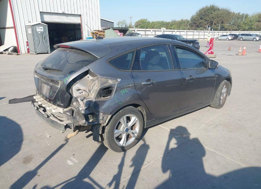 Photo 4 of 2013 Ford Focus SE (VIN 1FADP3K2XDL220561)