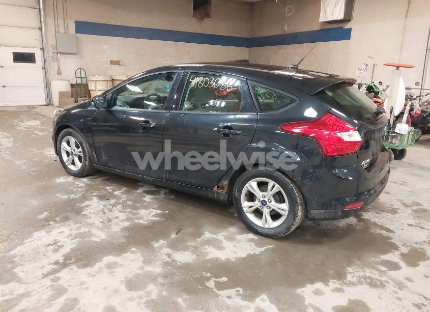 Photo 3 of 2013 Ford Focus SE (VIN 1FADP3K2XDL229762)