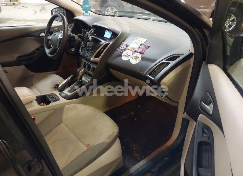 Photo 5 of 2013 Ford Focus SE (VIN 1FADP3K2XDL229762)