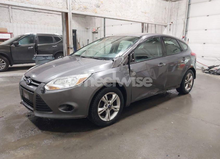 Photo 2 of 2013 Ford Focus SE (VIN 1FADP3K2XDL252295)