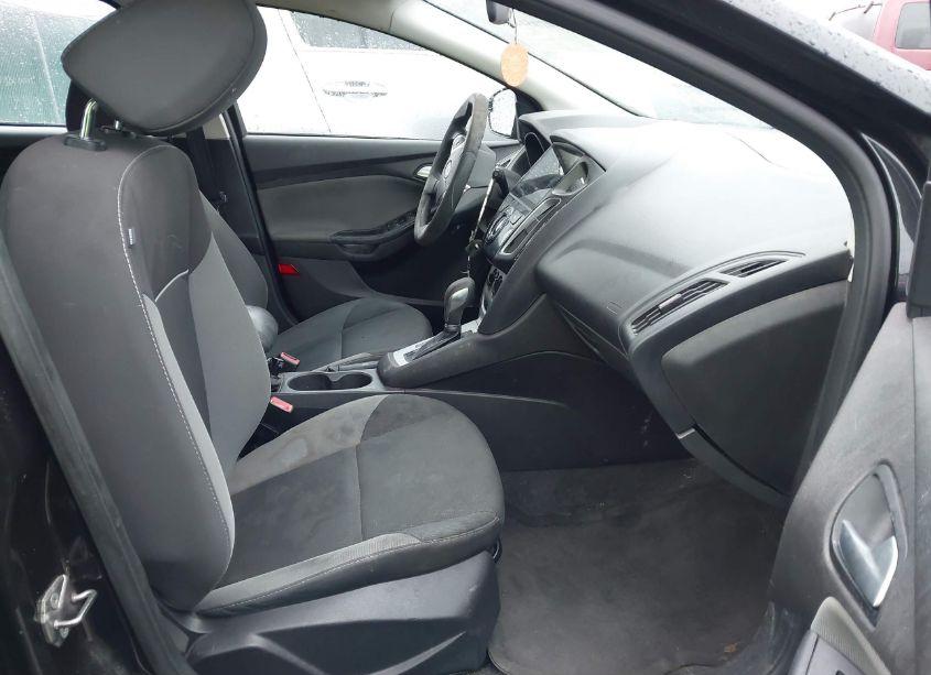 Photo 5 of 2013 Ford Focus SE (VIN 1FADP3K2XDL279657)