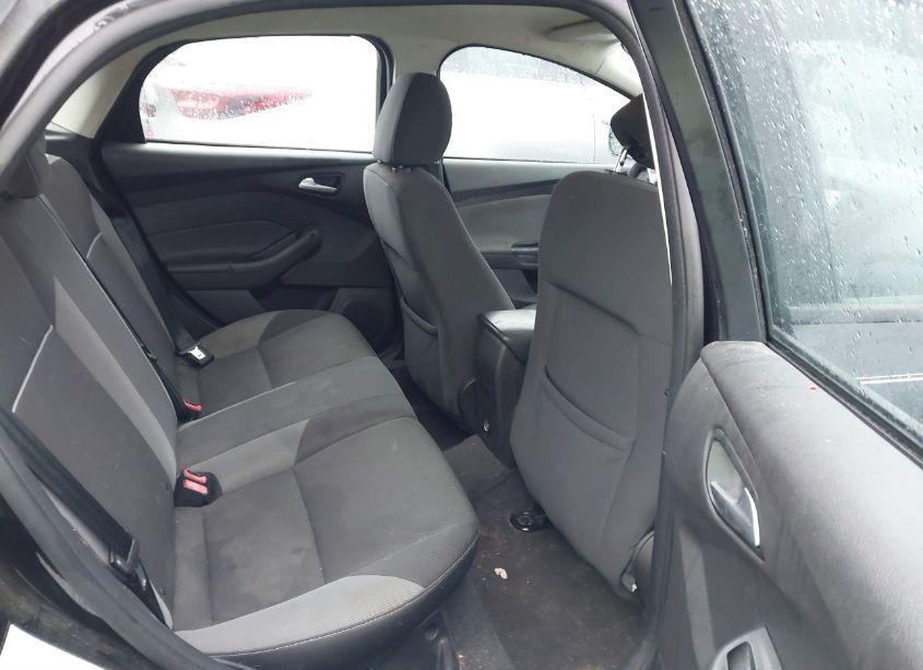 Photo 8 of 2013 Ford Focus SE (VIN 1FADP3K2XDL279657)