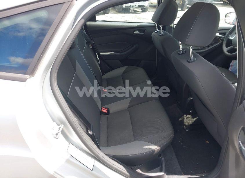 Photo 8 of 2013 Ford Focus SE (VIN 1FADP3K2XDL303391)