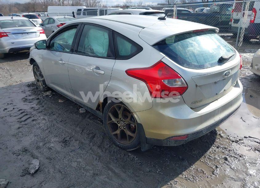 Photo 3 of 2013 Ford Focus SE (VIN 1FADP3K2XDL306856)
