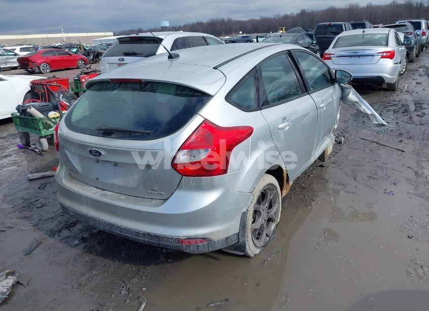 Photo 4 of 2013 Ford Focus SE (VIN 1FADP3K2XDL306856)