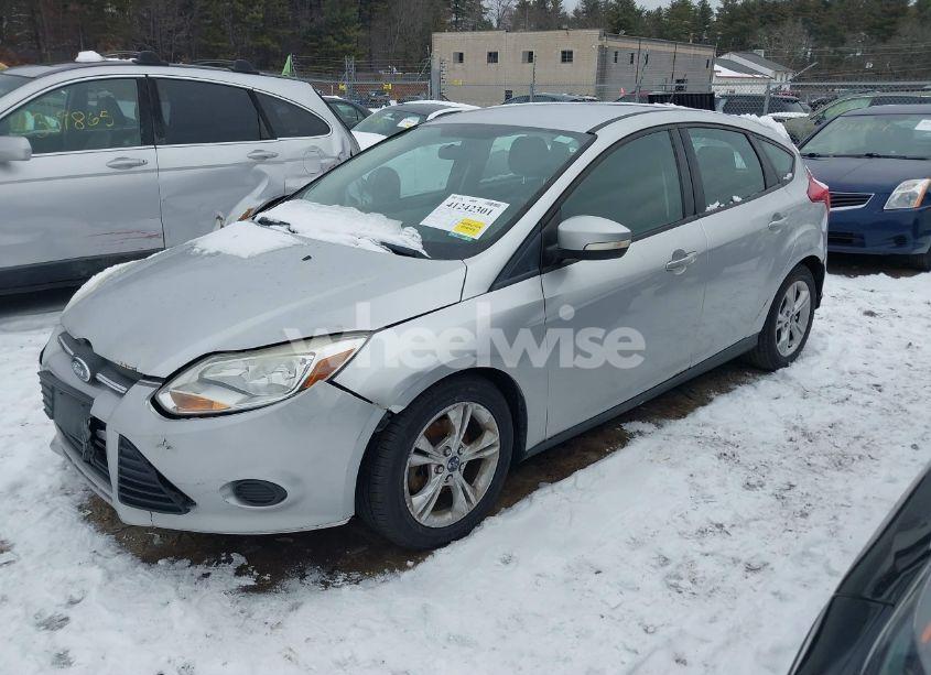 Photo 2 of 2013 Ford Focus SE (VIN 1FADP3K2XDL344801)