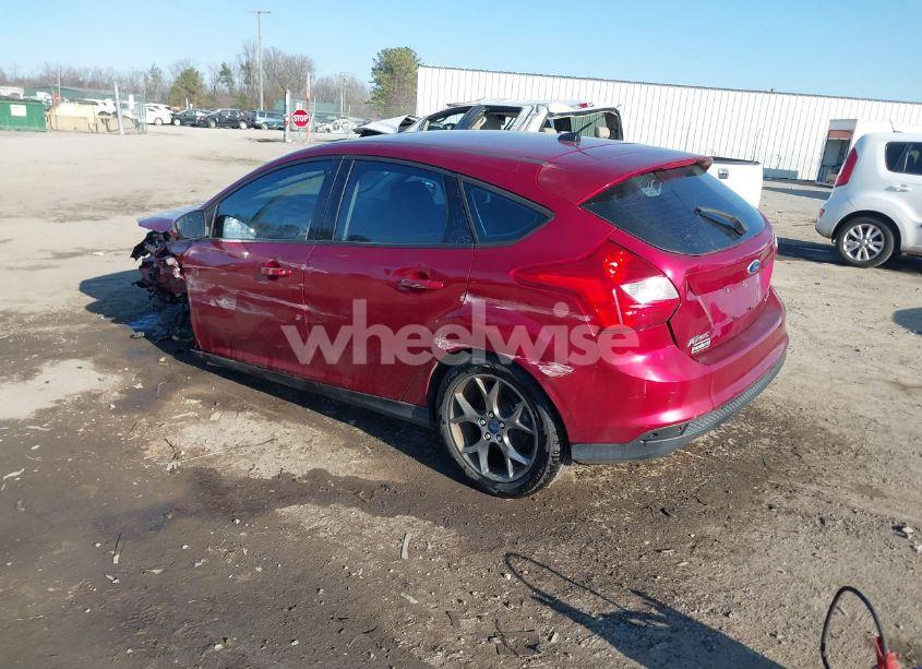Photo 3 of 2014 Ford Focus SE (VIN 1FADP3K2XEL103550)