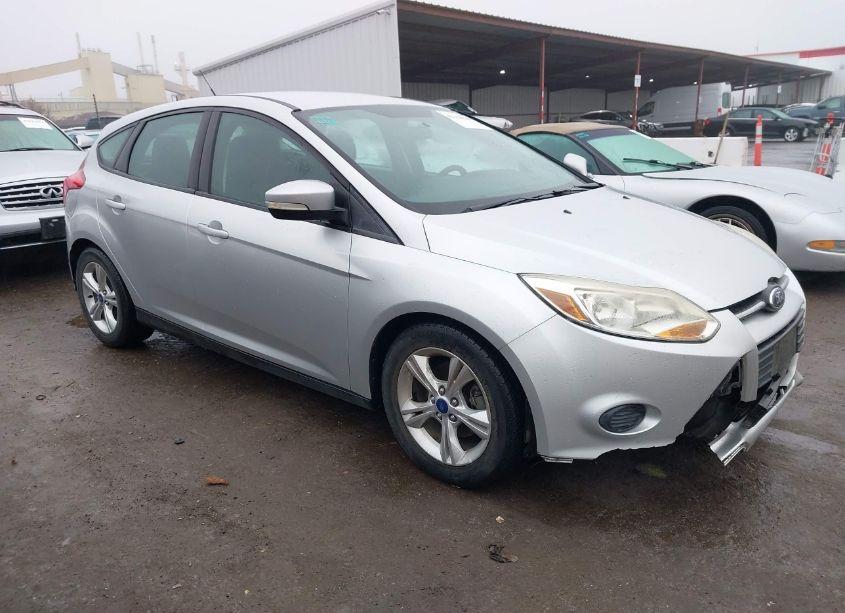 2014 Ford Focus SE (VIN 1FADP3K2XEL119165) main photo