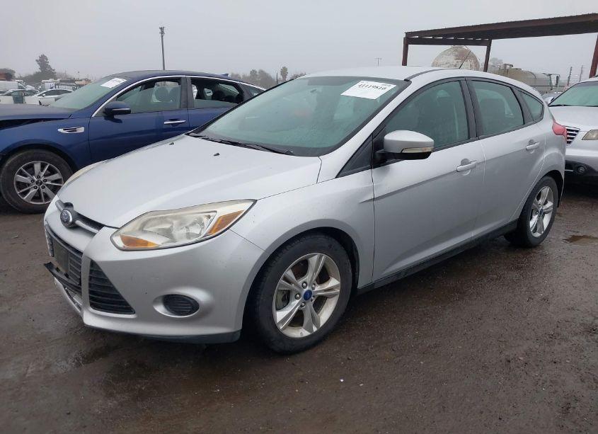 Photo 2 of 2014 Ford Focus SE (VIN 1FADP3K2XEL119165)