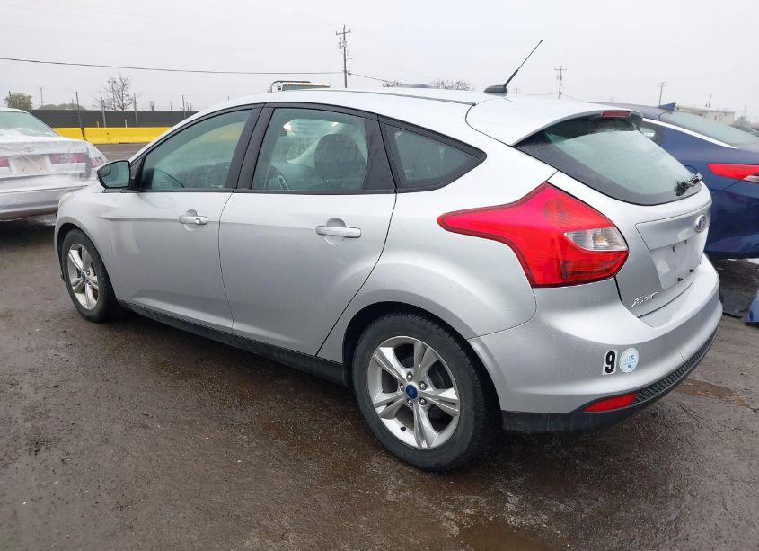 Photo 3 of 2014 Ford Focus SE (VIN 1FADP3K2XEL119165)