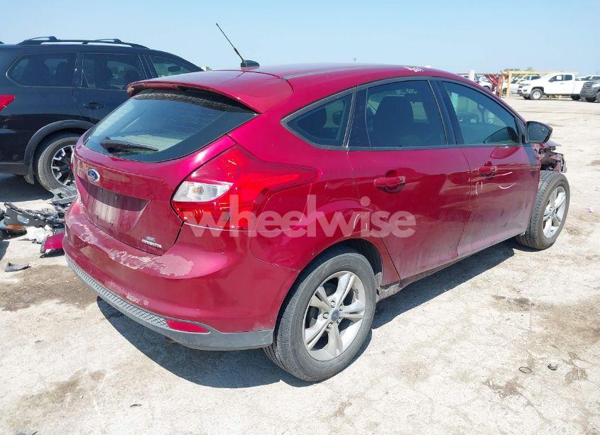 Photo 4 of 2014 Ford Focus SE (VIN 1FADP3K2XEL130232)