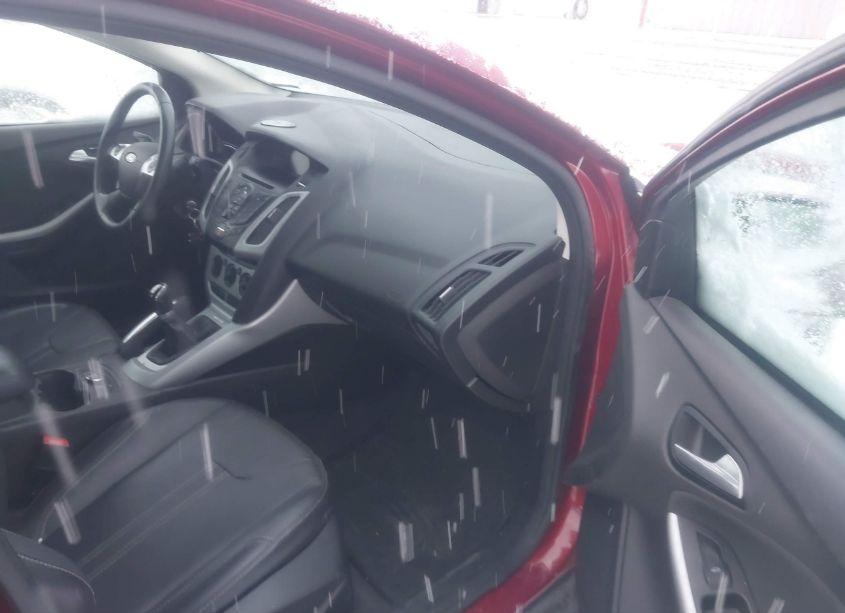 Photo 5 of 2014 Ford Focus SE (VIN 1FADP3K2XEL131140)