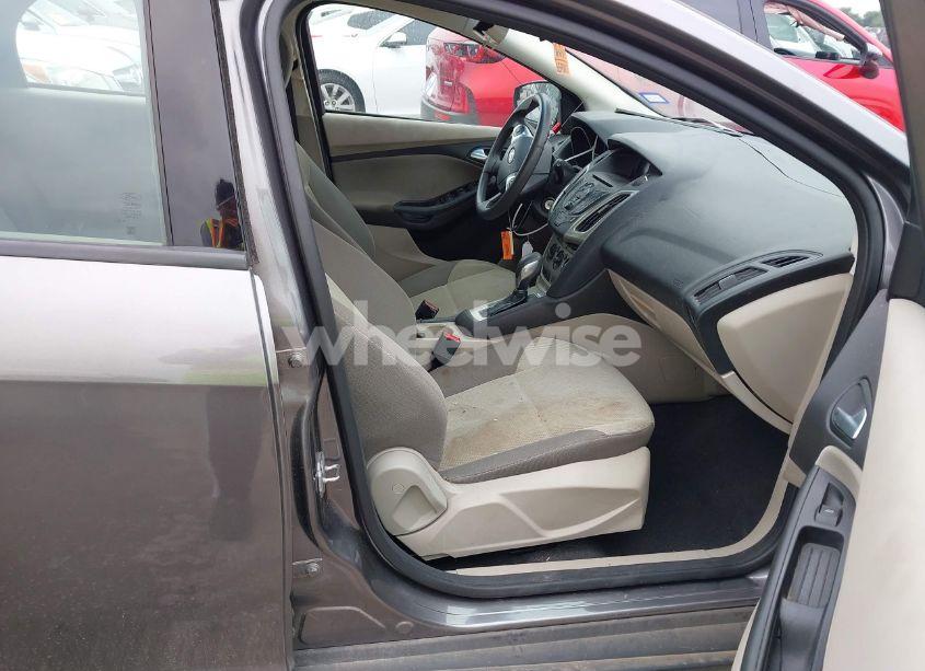 Photo 5 of 2014 Ford Focus SE (VIN 1FADP3K2XEL145197)