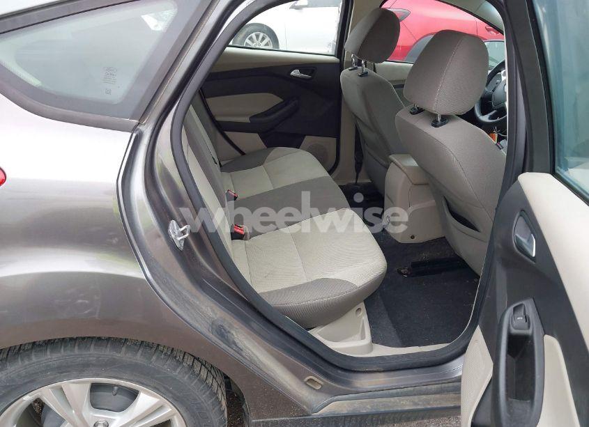 Photo 8 of 2014 Ford Focus SE (VIN 1FADP3K2XEL145197)