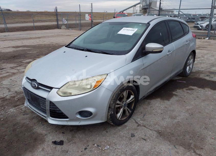 Photo 2 of 2014 Ford Focus SE (VIN 1FADP3K2XEL157382)