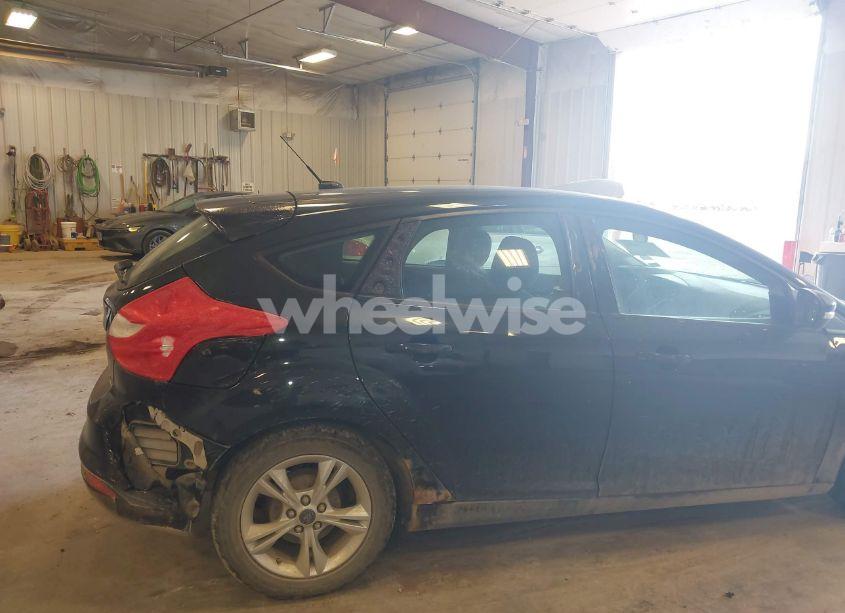 Photo 6 of 2014 Ford Focus SE (VIN 1FADP3K2XEL161030)