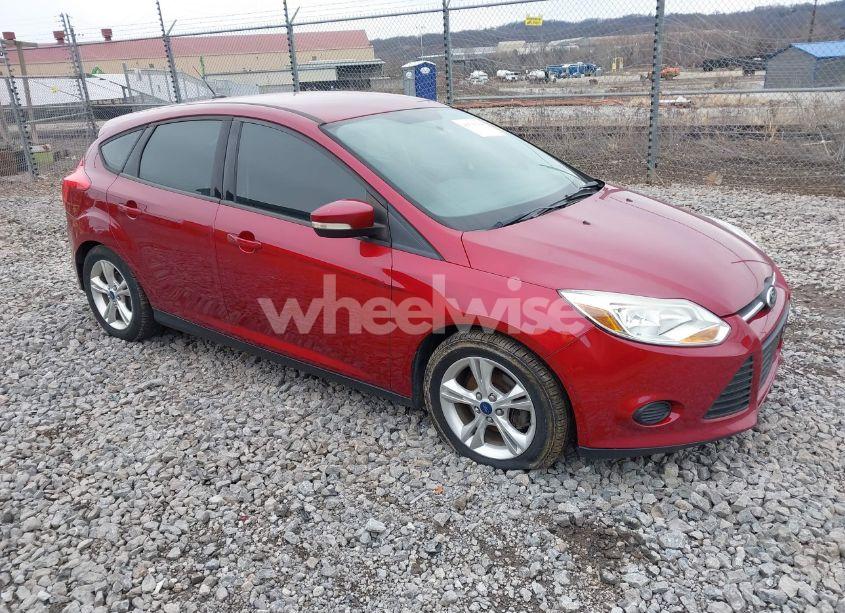 2014 Ford Focus SE (VIN 1FADP3K2XEL168141) main photo