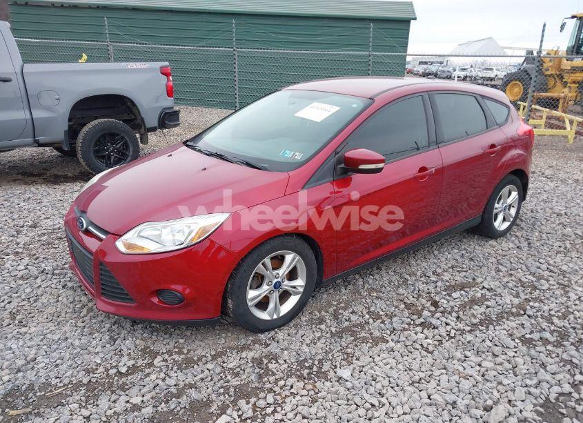 Photo 2 of 2014 Ford Focus SE (VIN 1FADP3K2XEL168141)