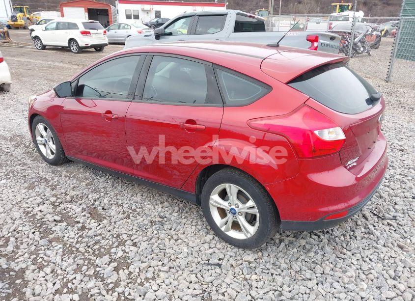 Photo 3 of 2014 Ford Focus SE (VIN 1FADP3K2XEL168141)