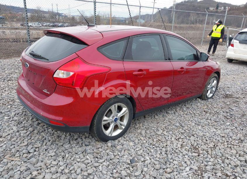 Photo 4 of 2014 Ford Focus SE (VIN 1FADP3K2XEL168141)