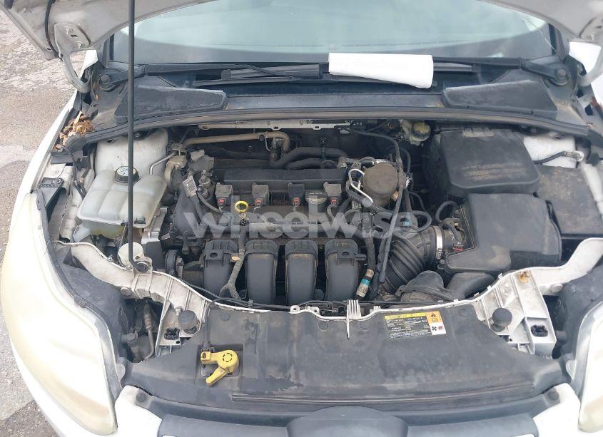 Photo 10 of 2014 Ford Focus SE (VIN 1FADP3K2XEL170956)