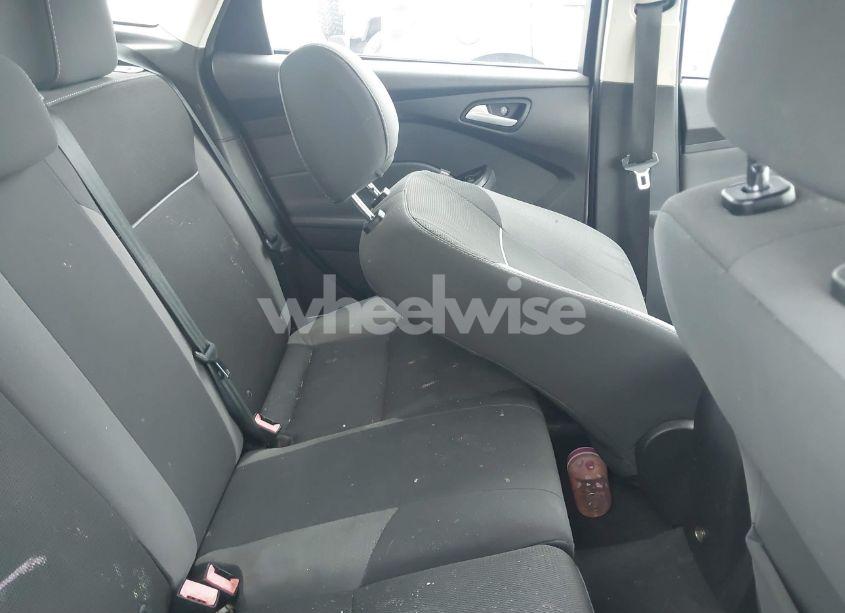 Photo 8 of 2014 Ford Focus SE (VIN 1FADP3K2XEL170956)