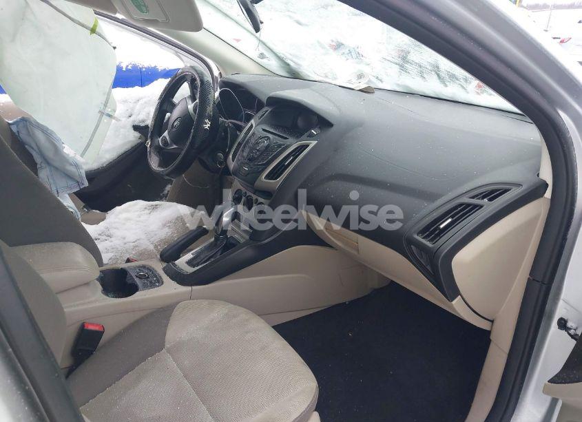 Photo 5 of 2014 Ford Focus SE (VIN 1FADP3K2XEL182119)