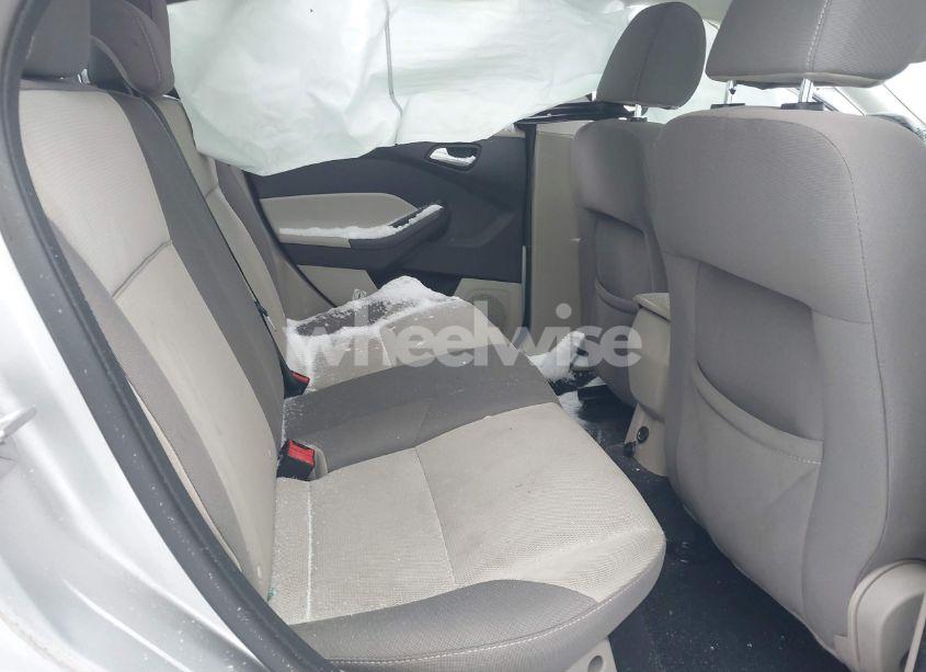 Photo 8 of 2014 Ford Focus SE (VIN 1FADP3K2XEL182119)