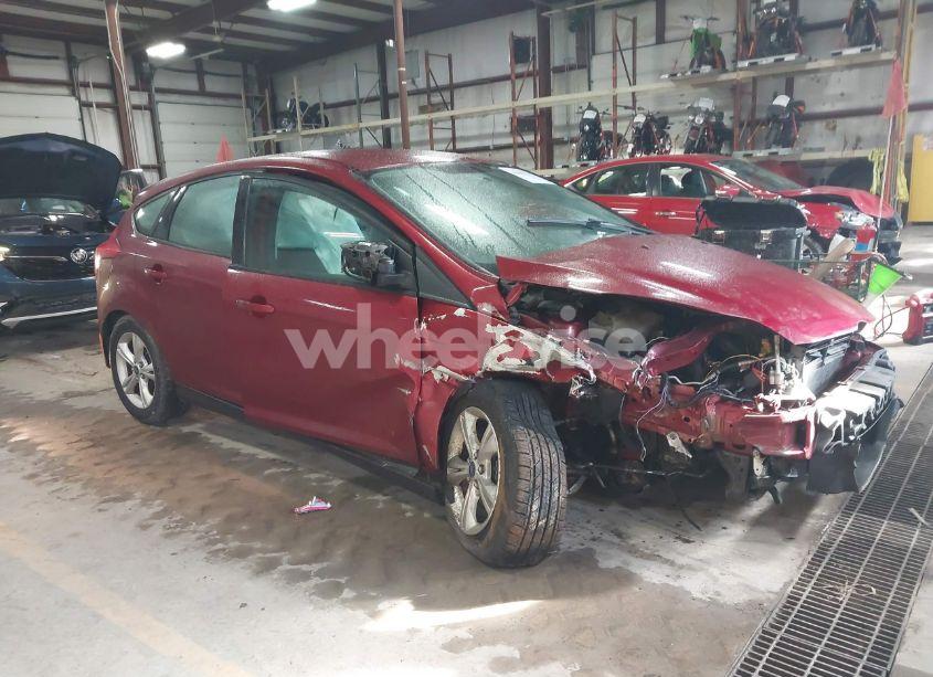 2014 Ford Focus SE (VIN 1FADP3K2XEL218116) main photo