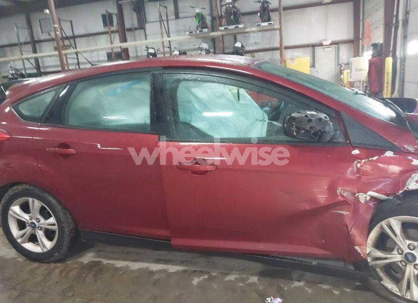 Photo 13 of 2014 Ford Focus SE (VIN 1FADP3K2XEL218116)