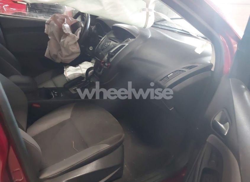 Photo 5 of 2014 Ford Focus SE (VIN 1FADP3K2XEL218116)