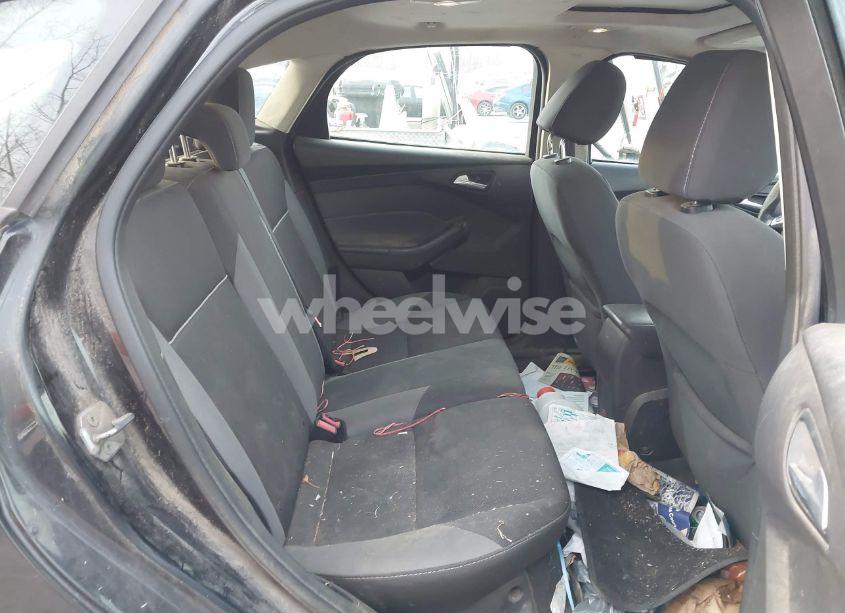 Photo 8 of 2014 Ford Focus SE (VIN 1FADP3K2XEL225440)