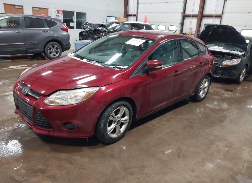 Photo 2 of 2014 Ford Focus SE (VIN 1FADP3K2XEL246367)