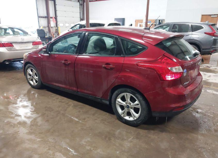 Photo 3 of 2014 Ford Focus SE (VIN 1FADP3K2XEL246367)