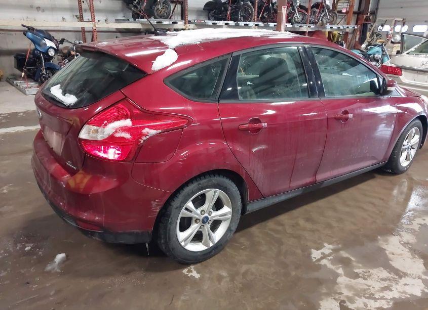 Photo 4 of 2014 Ford Focus SE (VIN 1FADP3K2XEL246367)