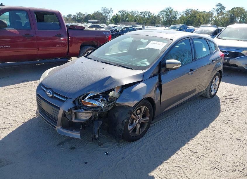 Photo 2 of 2014 Ford Focus SE (VIN 1FADP3K2XEL268434)