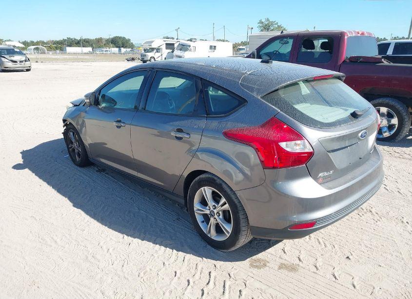 Photo 3 of 2014 Ford Focus SE (VIN 1FADP3K2XEL268434)