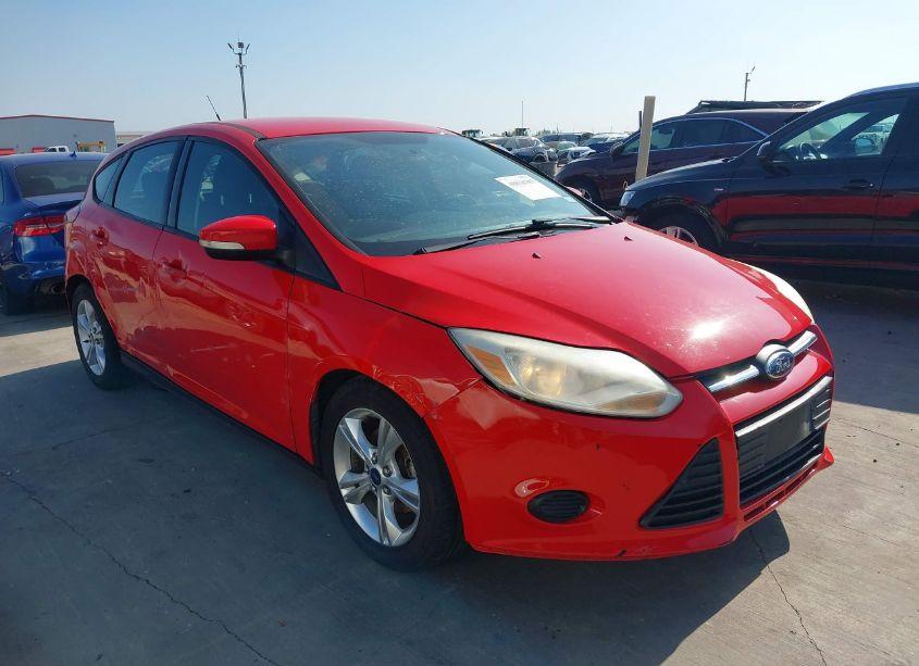 2014 Ford Focus SE (VIN 1FADP3K2XEL283726) main photo